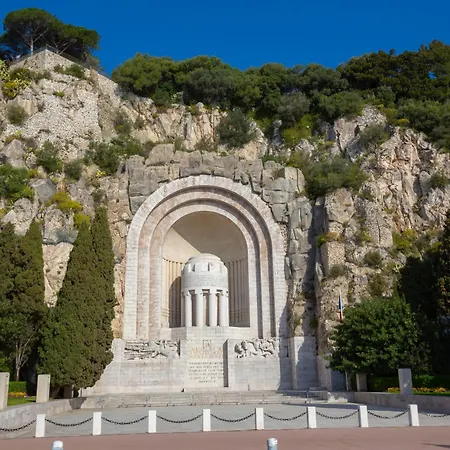 Capitol Close To The - Happy *