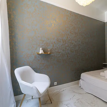 Capitol Close To The - Happy *