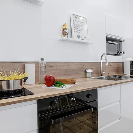 Capitol Close To The - Happy * Nice