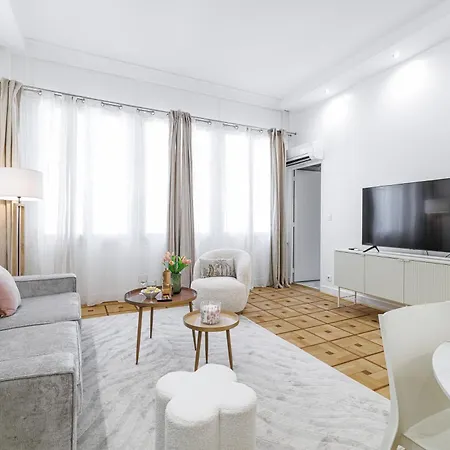 Capitol Close To The - Happy